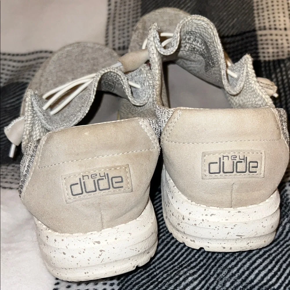 Hey Dude Women's Wendy style, though HEYDUDE's designs Size 6